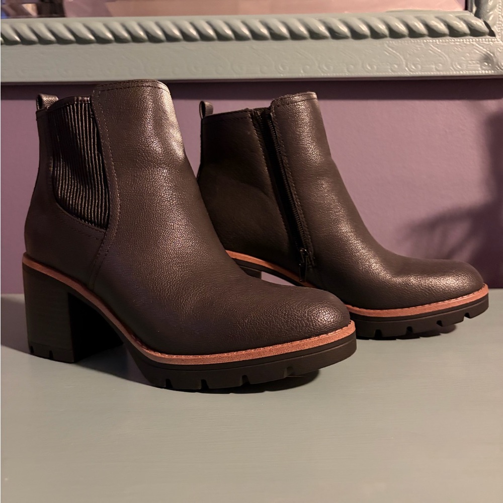Naturalizer Black Ankle Booties